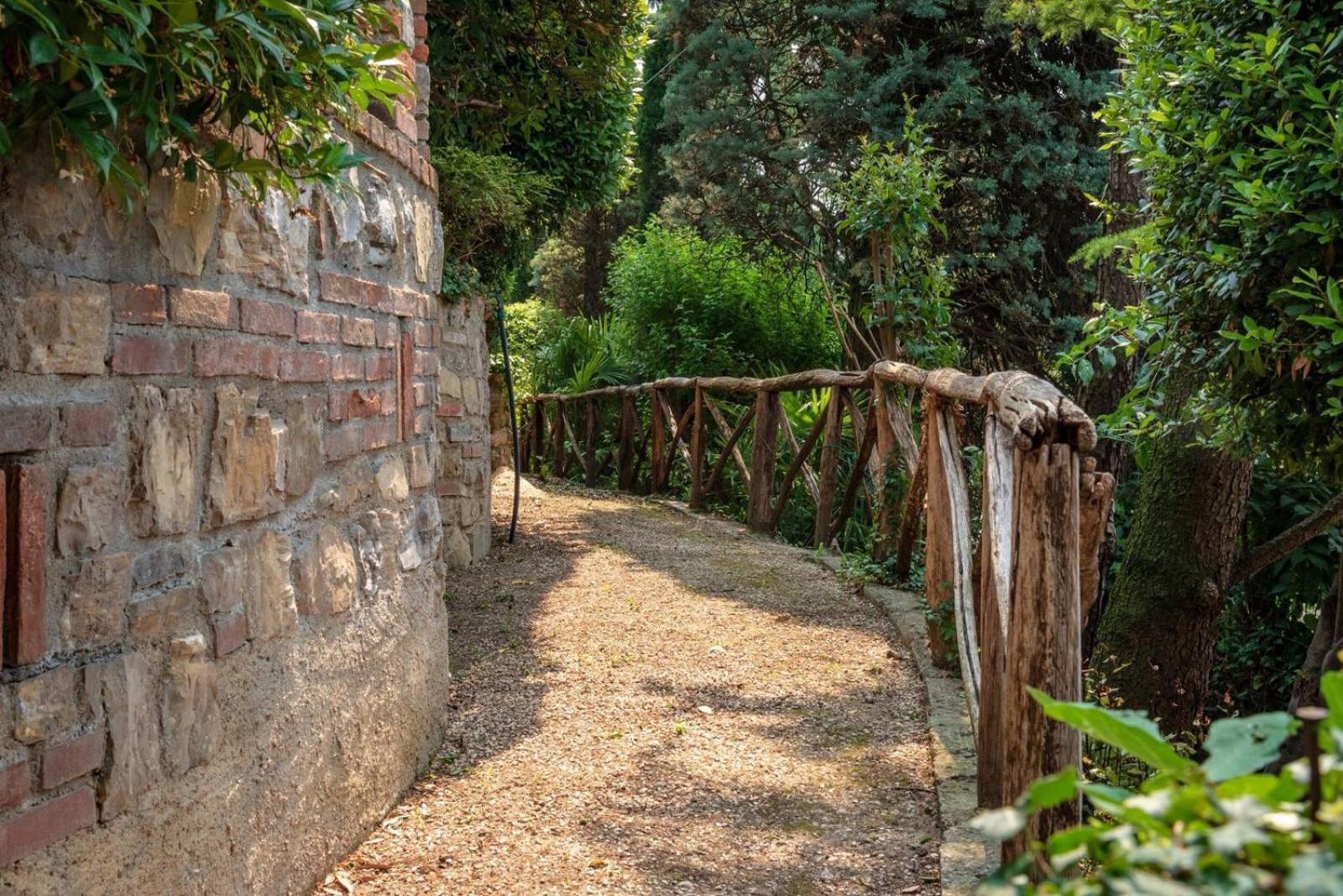 Torre De Salis Panzió Gussago Kültér fotó